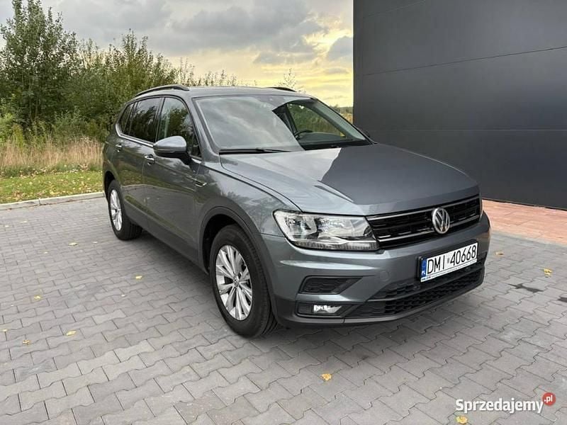 Szary (metalik) Używany 2018 VW Tiguan Allspace Comfortline SUV | 69 500 zł (Super Cena) - Obraz 1/4