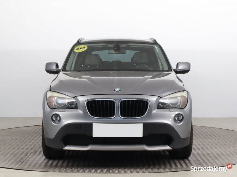 Szary Używany 2010 BMW X1 SUV | 24 999 zł (Uczciwa cena) - Obraz 1/4