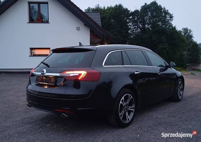 Czarny Używany 2015 Opel Insignia OPC Sedan/Limuzyna | 42 000 zł (Dość drogi) - Obraz 1/4