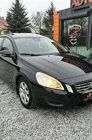 Używany Volvo V60 115 KM (84 kW) 2011 Czarny Kombi
