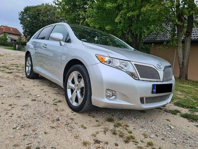 Używany Toyota Venza 2010 Srebrny SUV
