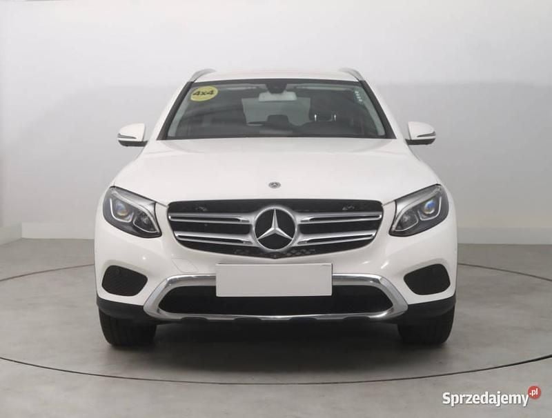 Biały Używany 2019 Mercedes GLC220 SUV | 106 999 zł - Obraz 1/4