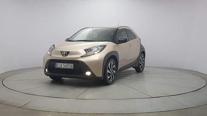 Używany Toyota Aygo X Comfort 72 KM (52 kW) 2023 Szary SUV