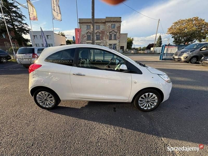 Używany Ford Ka Champions Edition 70 KM (51 kW) 2012 Biały Hatchback