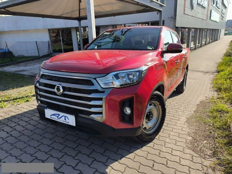 Czerwony Używany 2023 Ssangyong Musso SUV | 142 000 zł - Obraz 1/4