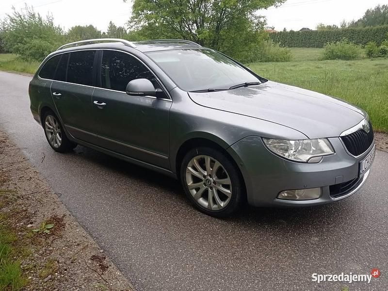 Używany 2012 Skoda Superb Kombi | 30 000 zł (Super Cena) - Obraz 1/4