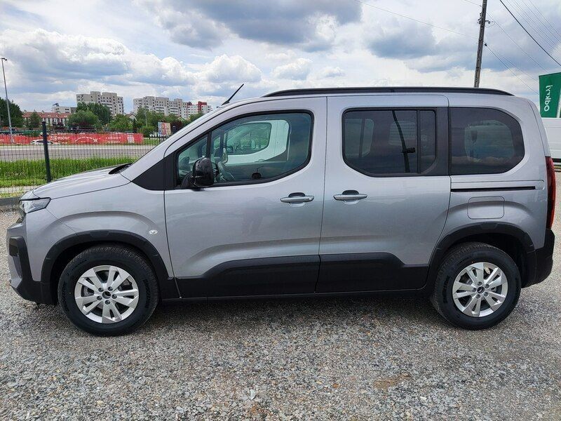 Używany Peugeot Rifter Allure 130 KM (95 kW) 2024 Szary (metalik) Minivan