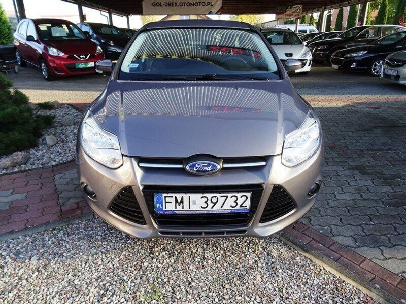 Używany Ford Focus 125 KM (91 kW) 2012 Beżowy Hatchback