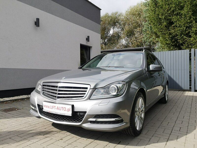 Inny (metalik) Używany 2012 Mercedes C200 Elegance Kombi | 42 900 zł - Obraz 1/4