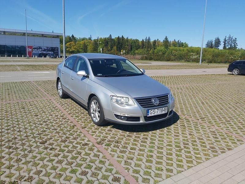 Używany VW Passat Comfortline 2008 Srebrny Sedan/Limuzyna