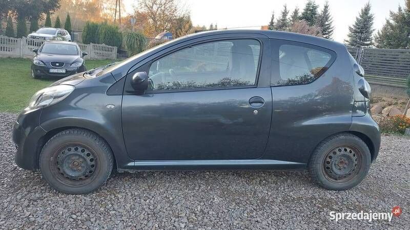Używany Citroën C1 68 KM (50 kW) 2011 Grafitowy Hatchback
