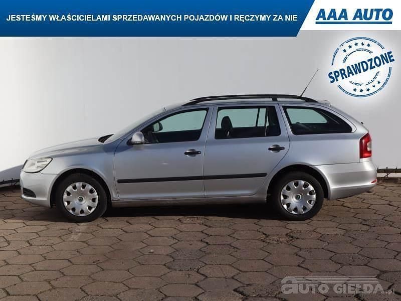 Używany Skoda Octavia 105 KM (77 kW) 2009 Srebrny