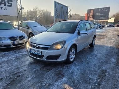 Inny kolor Używany 2006 Opel Astra Kombi | 4900 zł (Uczciwa cena) - Obraz 1/4