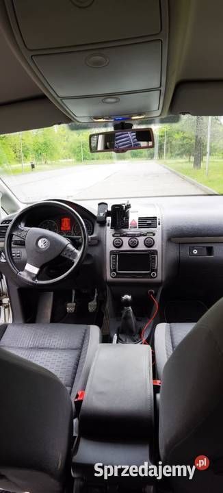Używany 2010 VW Touran Minivan | 18 400 zł (Drogi) - Obraz 1/4