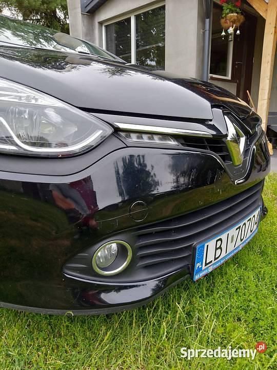 Używany Renault Clio IV 90 KM (66 kW) 2014 Czarny Sedan/Limuzyna