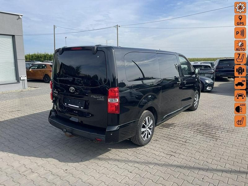 Czarny (metalik) Używany 2020 Toyota Proace Verso Kombi | 79 900 zł - Obraz 1/4