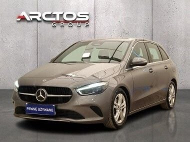 Szary Używany 2024 Mercedes A200 Hatchback | 120 500 zł (Uczciwa cena) - Obraz 1/4