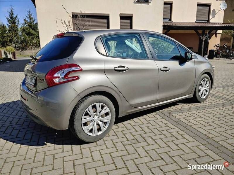 Używany Peugeot 208 95 KM (69 kW) 2012 Hatchback