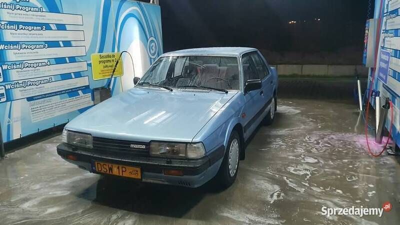Używany Mazda 626 1986 Niebieski Sedan/Limuzyna