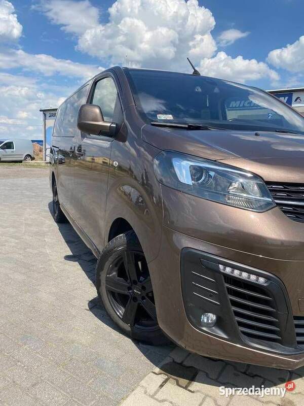 Używany 2020 Opel Zafira Life Van | 140 000 zł - Obraz 1/4
