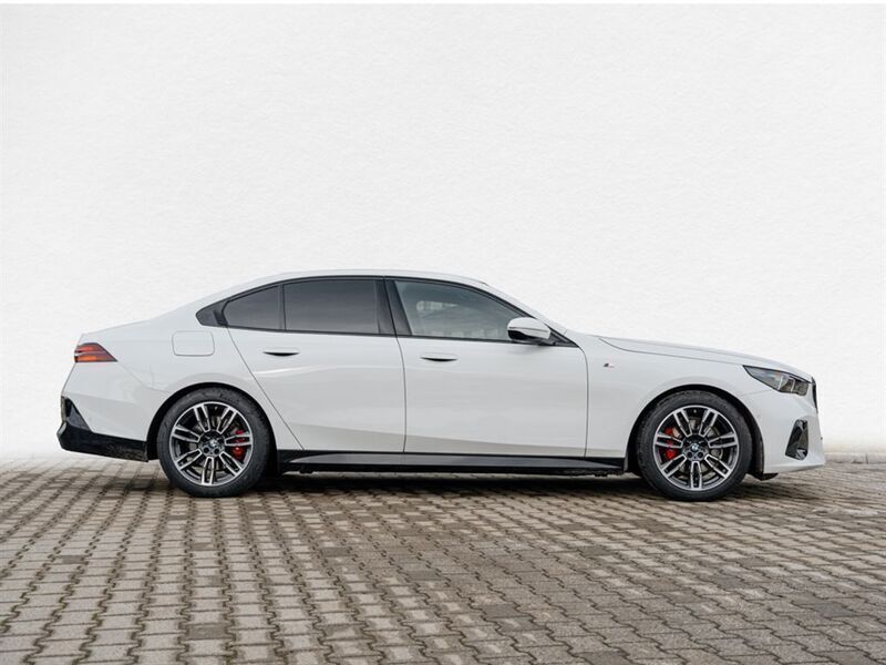 Używany BMW 520 Comfort Edition 197 KM (144 kW) 2023 Biel alpejska Sedan/Limuzyna