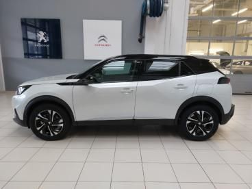 Używany Peugeot e-2008 GT 100 kW (136 KM) 2022 Biały SUV