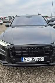 Używany Audi Q8 340 KM (250 kW) 2023 Szary SUV
