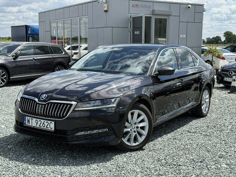 Czarny (metalik) Używany 2021 Skoda Superb Sedan/Limuzyna | 89 900 zł (Uczciwa cena) - Obraz 1/4