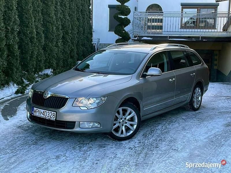 Używany Skoda Superb 140 KM (102 kW) 2013 Inny (metalik) Kombi