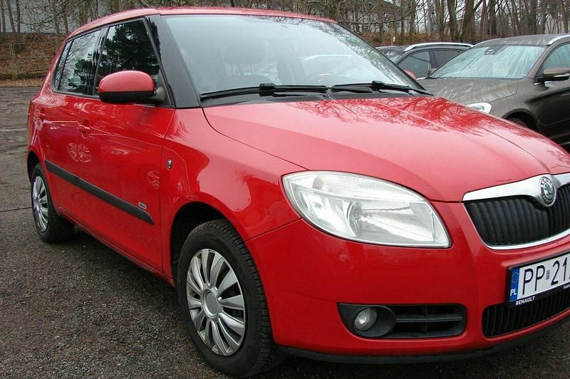 Używany Skoda Fabia 70 KM (51 kW) 2007 Czerwony Hatchback