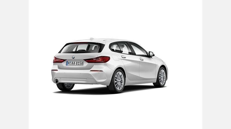Używany BMW 118 Advantage 140 KM (102 kW) 2023 Biel mineralna metalizowany Hatchback