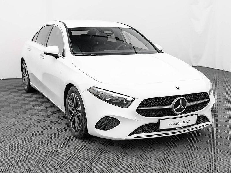 Używany Mercedes A200 150 KM (110 kW) 2023 Biały (metalik) Sedan/Limuzyna