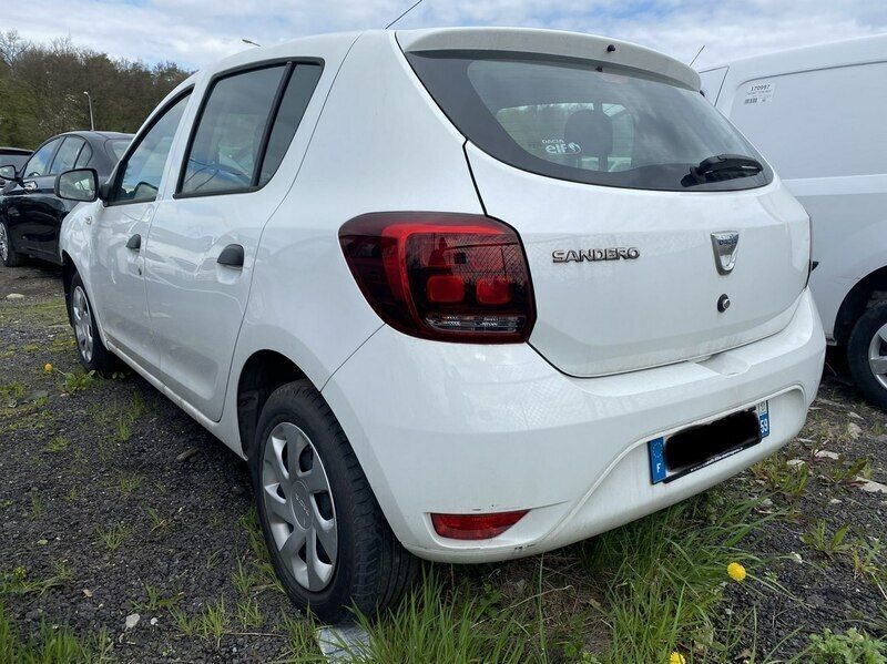 Używany Dacia Sandero 90 KM (66 kW) 2016 Biały Hatchback