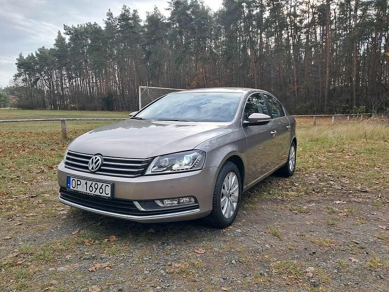 Brązowobeżowy Używany 2012 VW Passat Comfortline Sedan/Limuzyna | 32 500 zł (Dobra cena) - Obraz 1/4