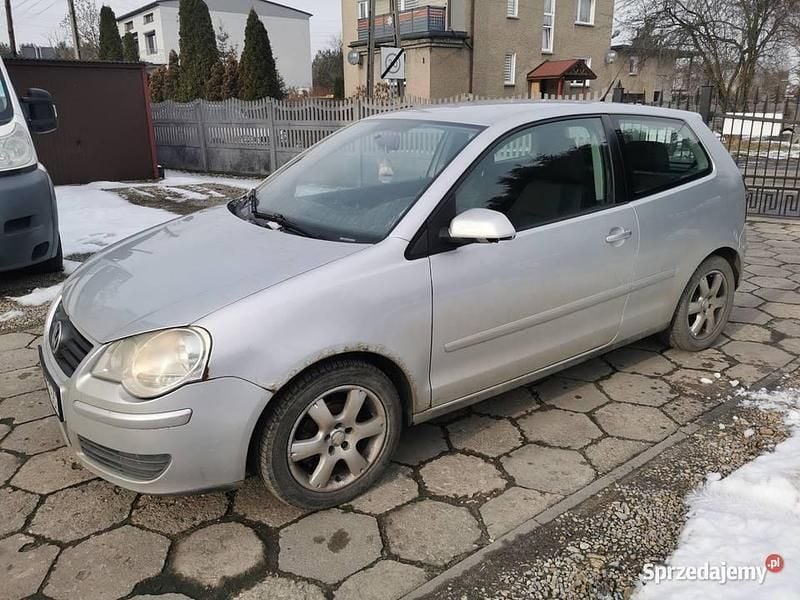 Używany VW Polo 2005 Srebrny Hatchback