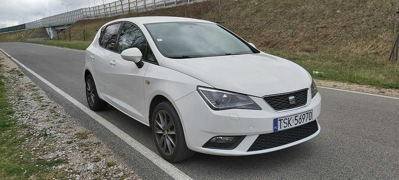 Biały Używany 2013 Seat Ibiza I-Tech Hatchback | 22 900 zł (Uczciwa cena) - Obraz 1/4