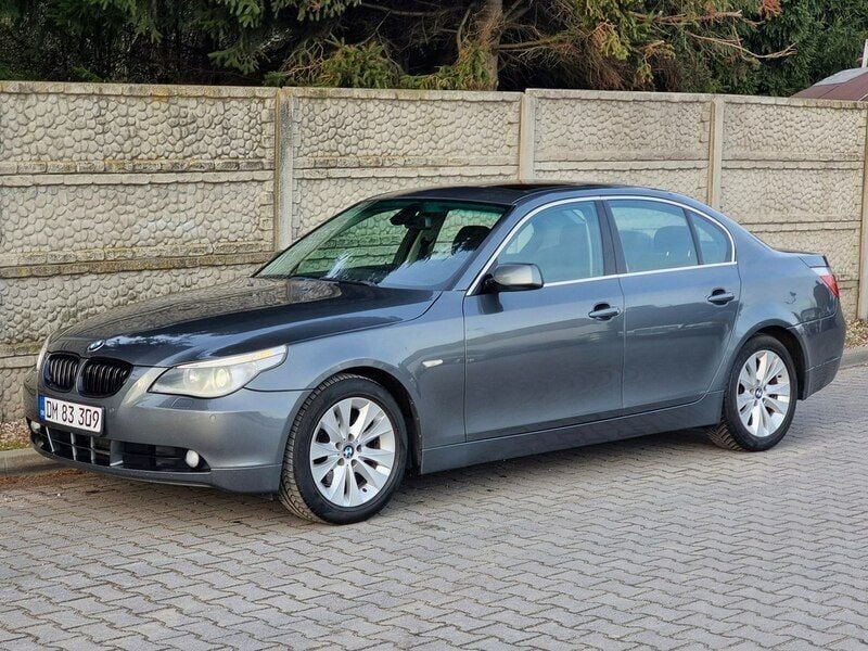 Szary (metalik) Używany 2006 BMW 525 Sedan/Limuzyna | 19 900 zł - Obraz 1/4