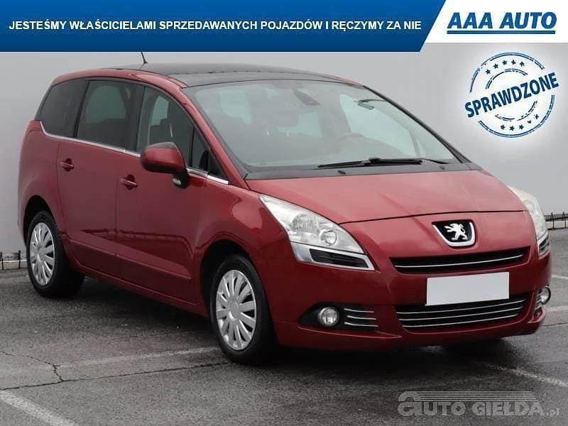 Używany Peugeot 5008 2012 Czerwony Minivan