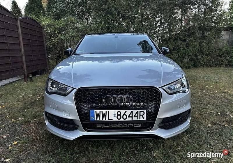 Używany Audi A3 S-Line 2015 Srebrny Sedan/Limuzyna