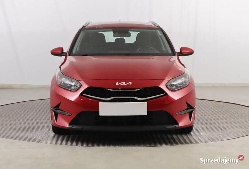 Czerwony Używany 2021 Kia Ceed Kombi | 71 499 zł (Uczciwa cena) - Obraz 1/4