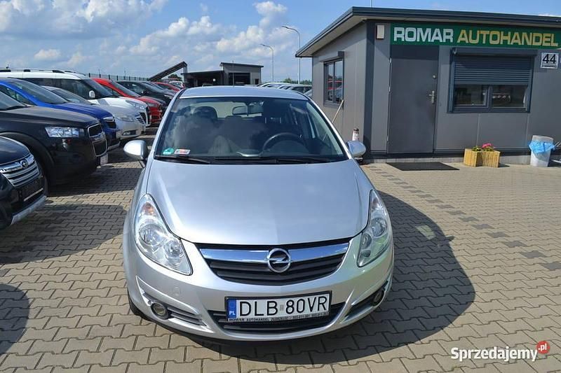 Srebrny Używany 2007 Opel Corsa Hatchback | 9400 zł (Dość drogi) - Obraz 1/4