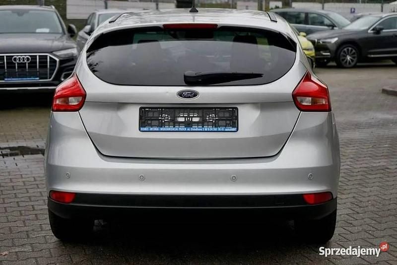 Używany Ford Focus 95 KM (69 kW) 2018 Srebrny Sedan/Limuzyna