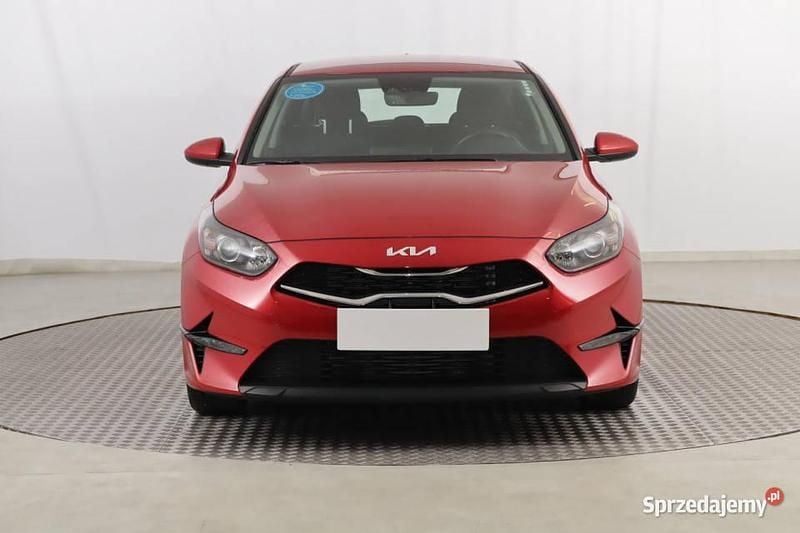 Czerwony Używany 2023 Kia Ceed Hatchback | 79 999 zł (Uczciwa cena) - Obraz 1/4