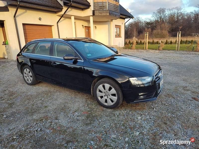 Używany Audi A4 2013 Czarny Kombi