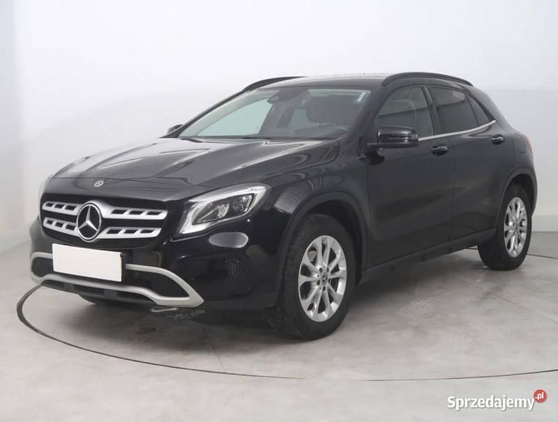 Używany Mercedes GLA200 2018 Czarny SUV