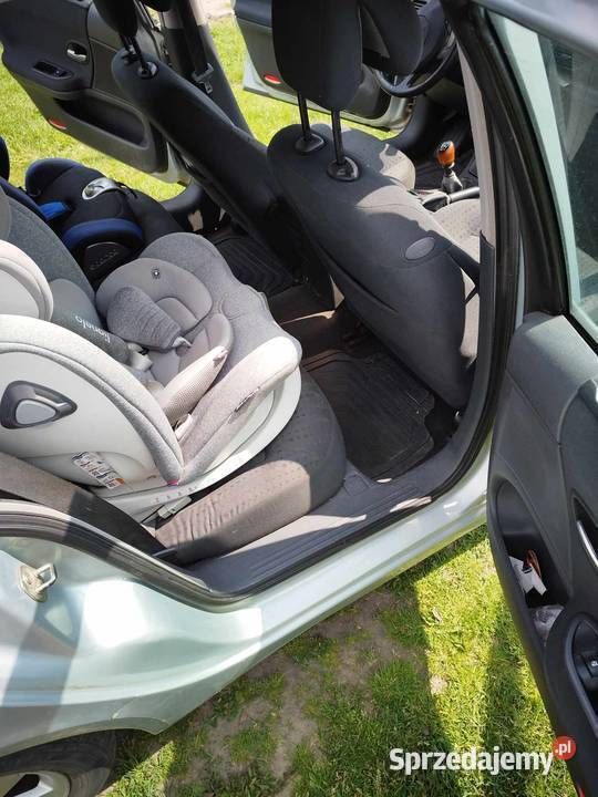 Używany Renault Laguna II 2004 Srebrny Sedan/Limuzyna