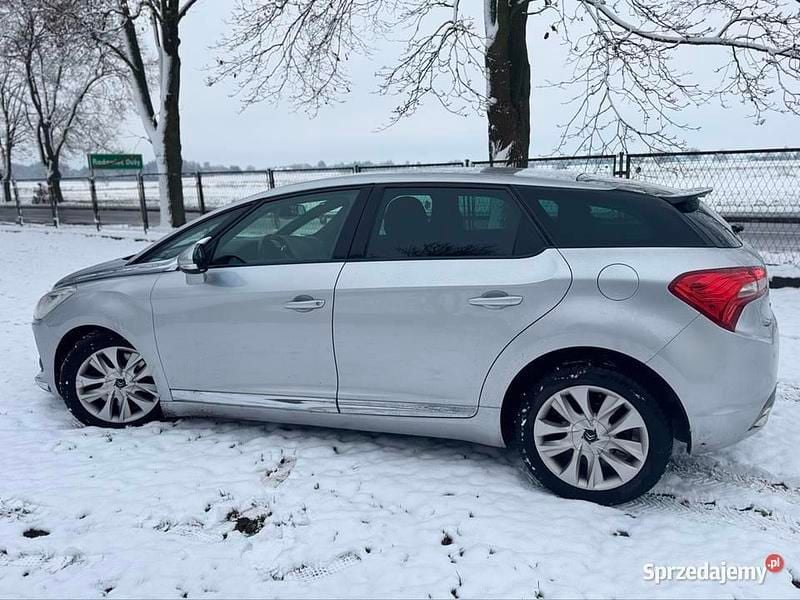 Srebrny Używany 2012 Citroën DS5 Hatchback | 33 000 zł (Uczciwa cena) - Obraz 1/4
