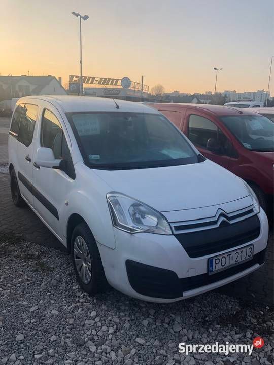 Biały Używany 2016 Citroën Berlingo Minivan | 12 500 zł (Super Cena) - Obraz 1/4