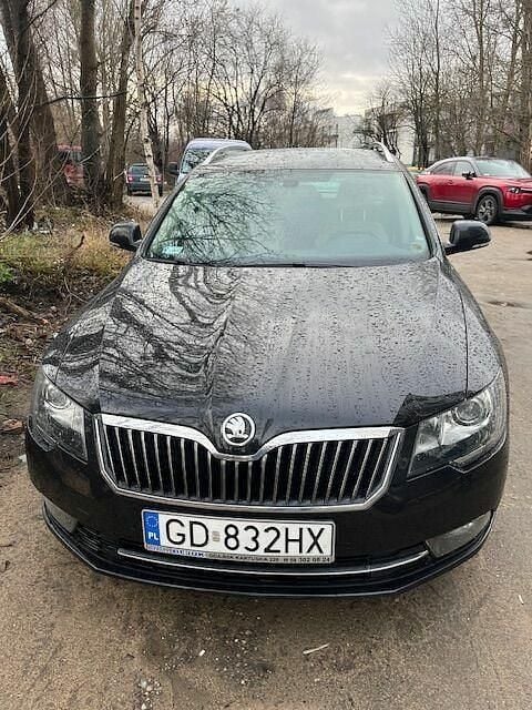Czarny Używany 2014 Skoda Superb Kombi | 40 000 zł (Super Cena) - Obraz 1/4