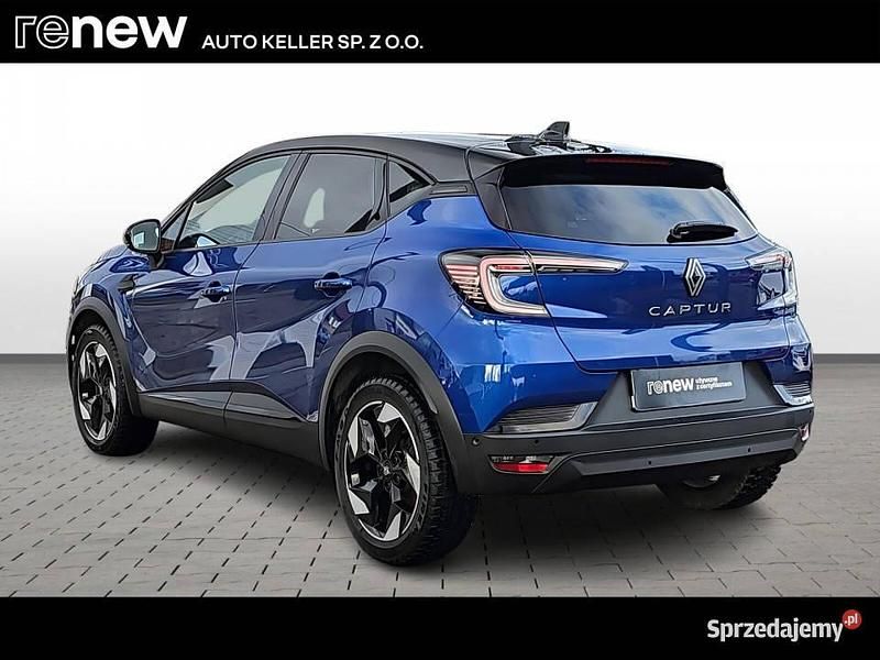 Używany Renault Captur Techno 90 KM (66 kW) 2024 Granatowy SUV